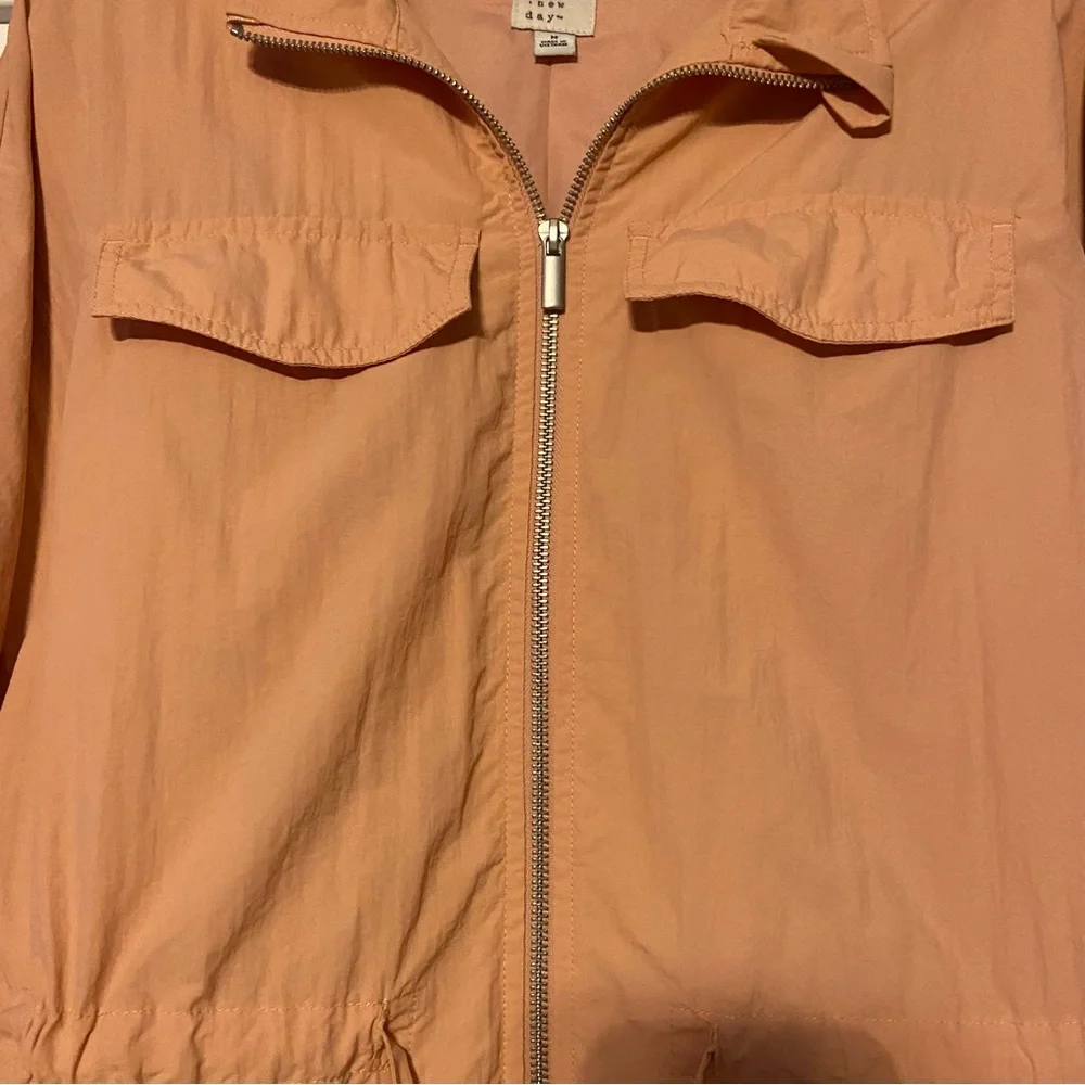 a new day utility cargo jacket w/ drawstring waist. Excellent condition. Size M. - Picture 4 of 6